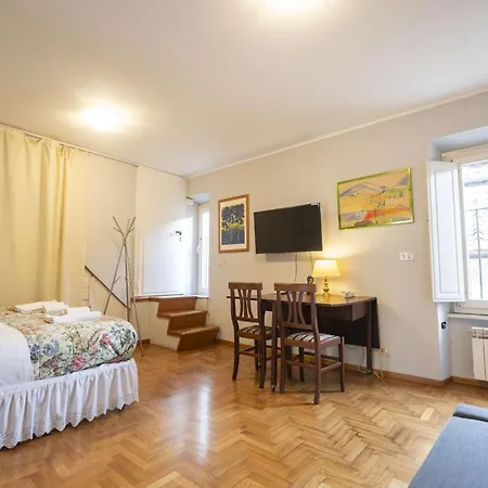 Your Piazza Navona Hideaway With Terrace *